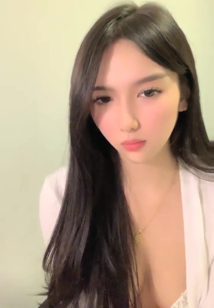 四川大美女來了！不接受反駁！【小蔥】密碼房胡蘿蔔插逼，這顏值還這麼能玩的，她是第一個 擼管佳作 (1)