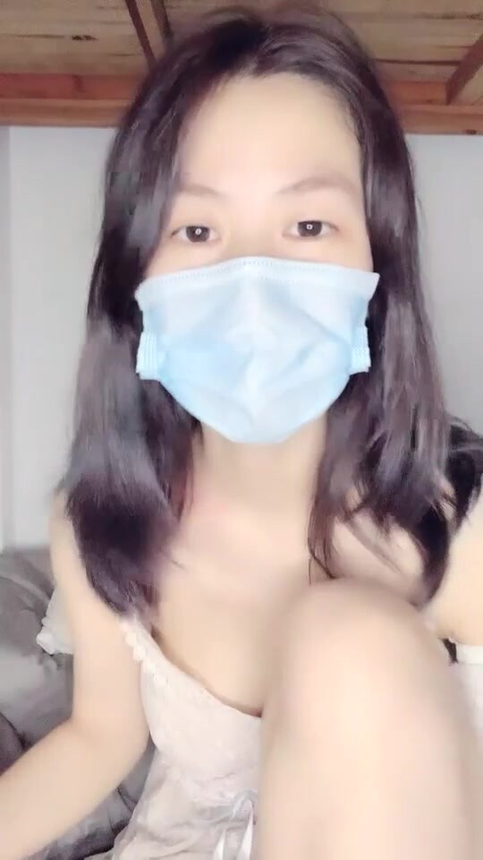 【咬掉櫻桃】小護士大長腿膚白貌美，陰毛濃密濕得一塌糊塗，哪個男人看了不心動？ (2)