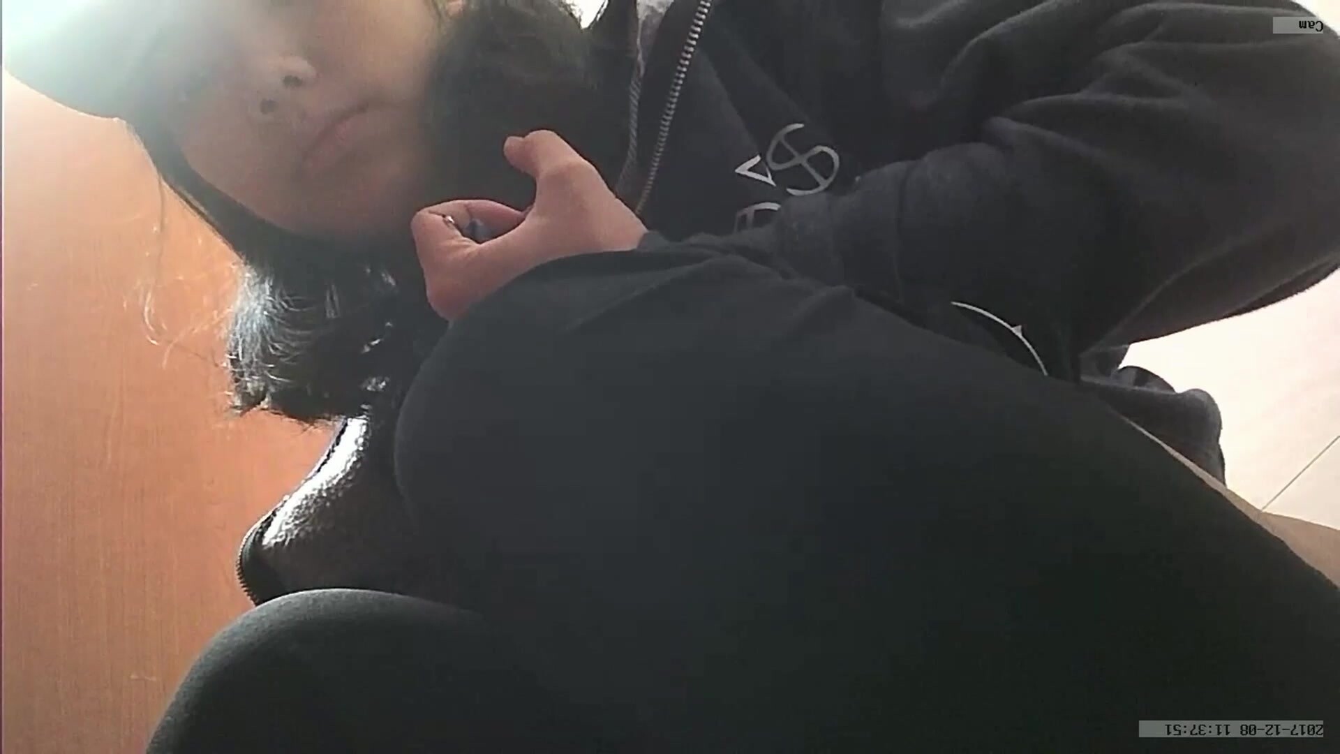 校園全景雙鏡頭廁拍食堂女廁一群學生妹吃完飯來尿尿 (2)