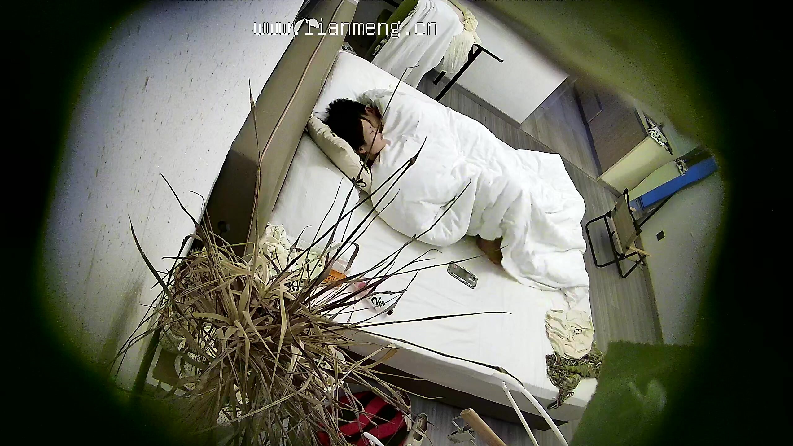 【酒店偷拍實錄】陽痿男深夜賊心不死使勁折騰初戀臉女友