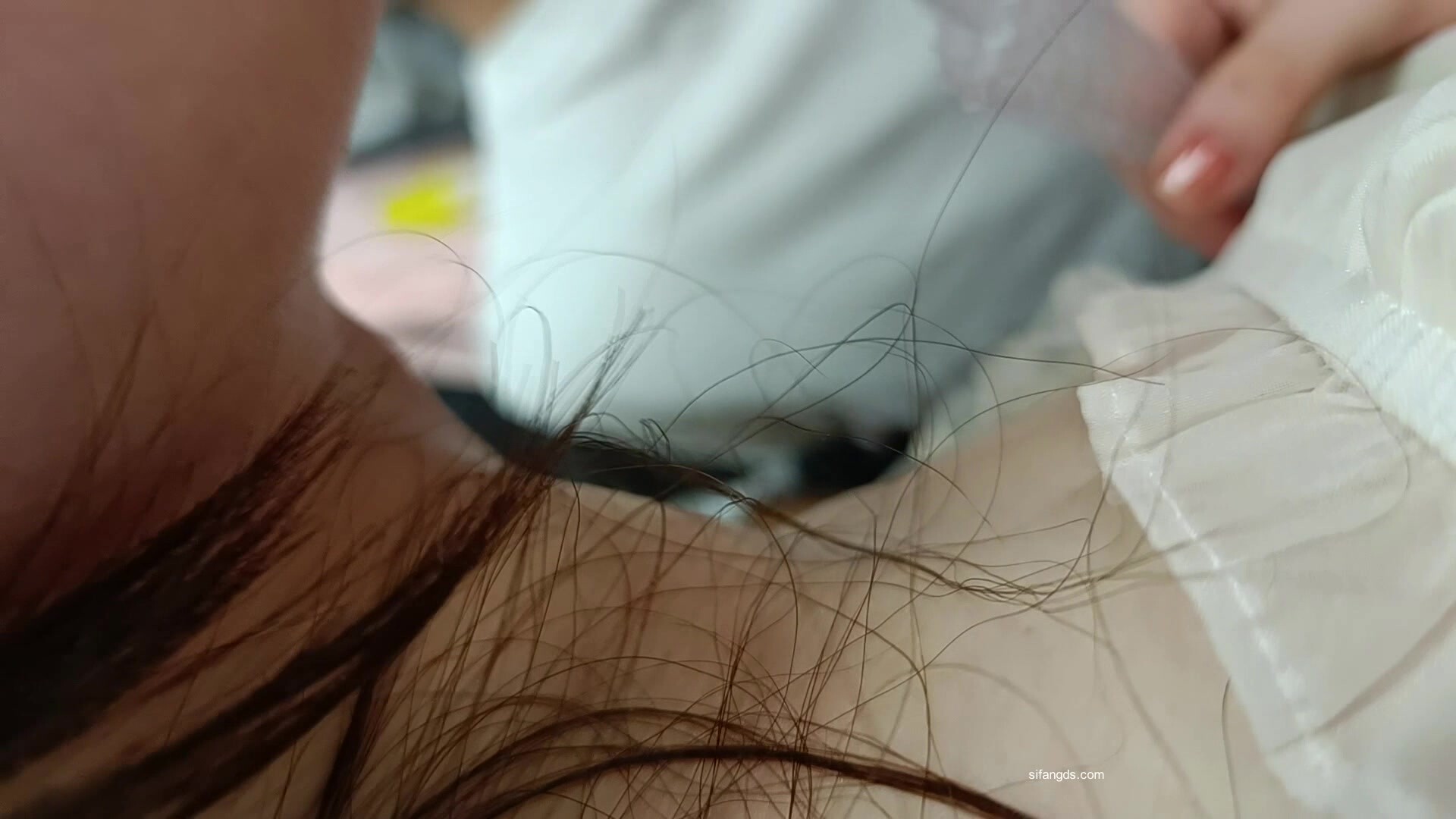 【高抄奶子】廣東地鐵近距離 高抄真空離罩 奶頭粉嫩 3[某房原版]20V (4)