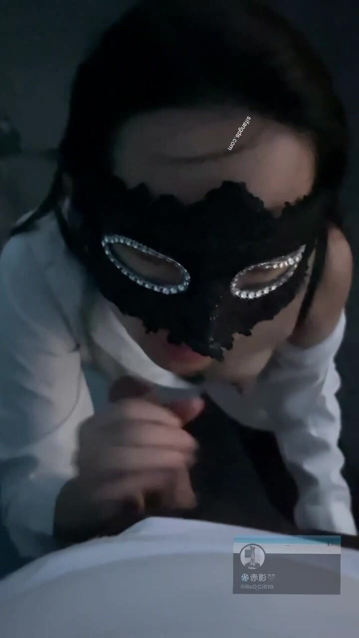 【赤影】喜歡挑戰各種刺激，清晨在陽臺上啪啪，粉穴一刻也不能離開雞巴 (2)