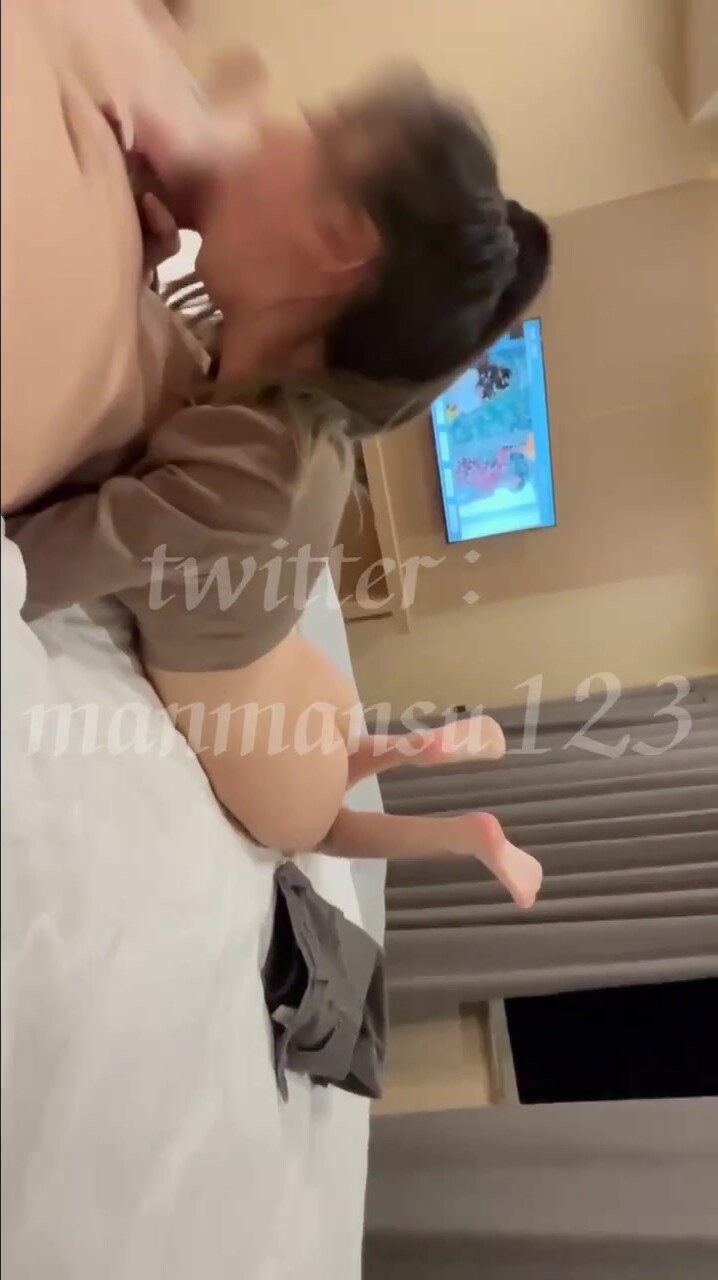 【蔓蔓蘇】重金5W人民幣包月性感御姐 白天鬧市街頭車震，家中陽臺黑絲露出，各種玩弄勁爆！ (2)