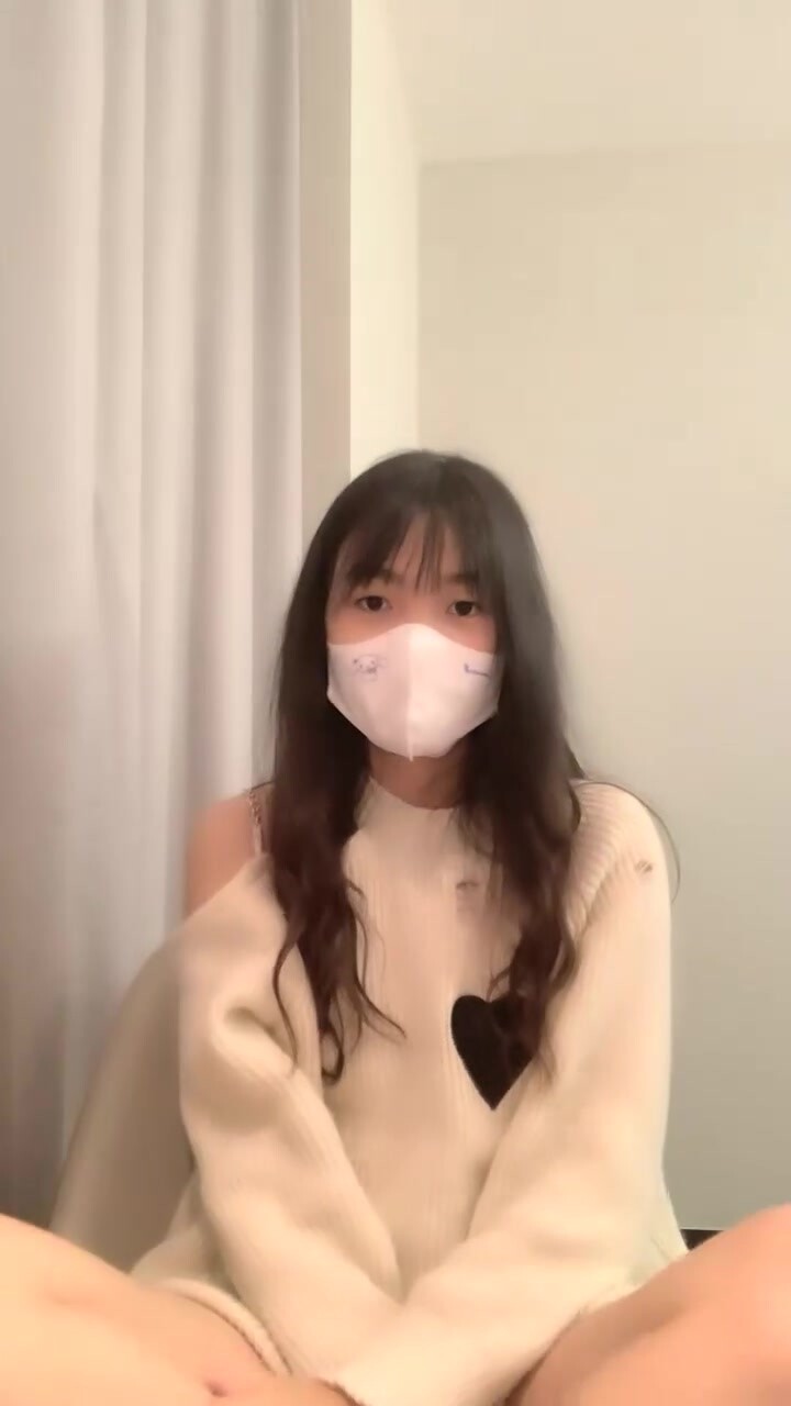 【蜜桃】兄弟們這逼是真的嫩，新人大學妹下海~!極品白虎~粉嫩緊逼~無套內射，後入觀感極佳 (2)