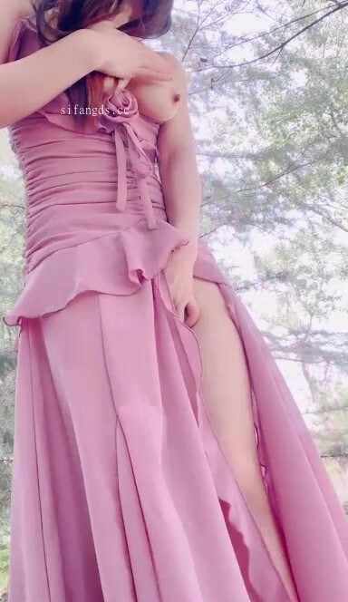 壓軸~噴水妹~身材是極品 一對大燈太亮了【戶外跳彈】公園勾搭~衛生間狂噴不止 (2)