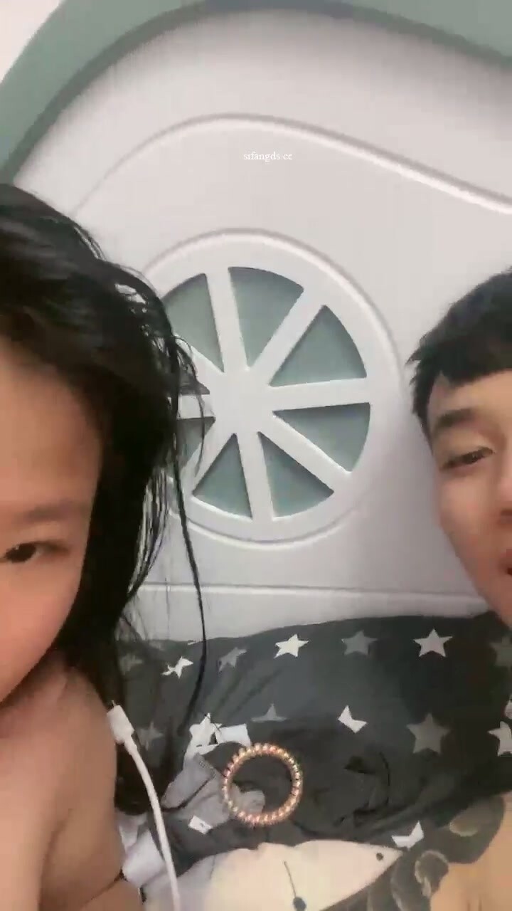剛成年小學妹【糖崽乖乖】超嫩！粉嫩的鮑魚 堅挺的大奶 逼毛稀疏 道具自慰~無套被操~ (4)
