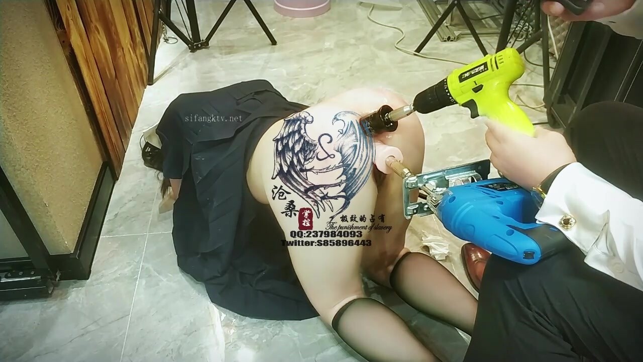 真槍實彈折磨調教女奴！頂級SM大神【滄桑S】長影片，多奴鞭打 姜罰涵涵 雙奴滴蠟 OTK，女神瞬間變母狗 (4)
