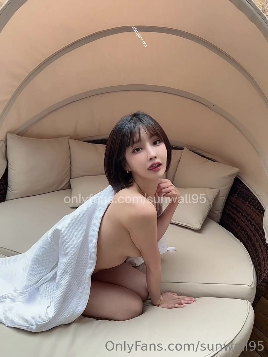 《反差女神洩密》爆炸傷害！前女團成員盛世容顏極品模特【BJ Haerni】私拍，被金主包養出道即巔峰 (2)