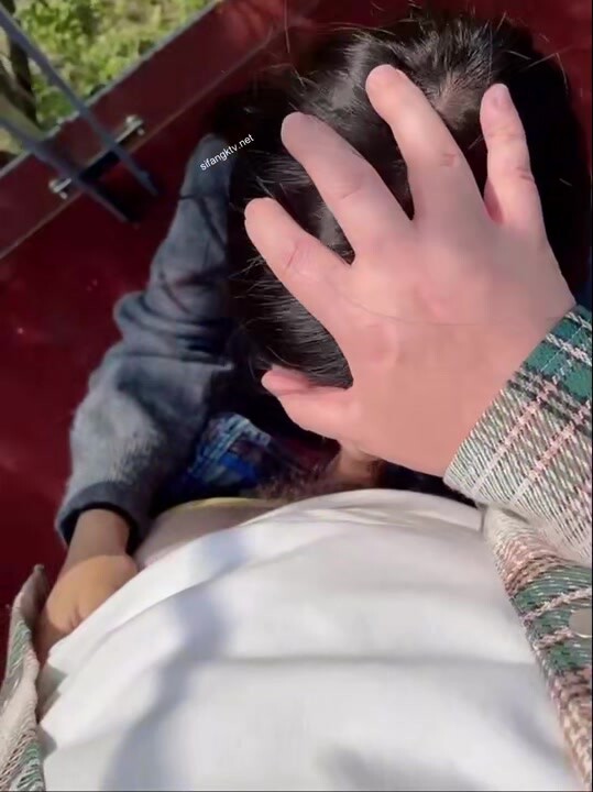 究極綠帽！身材苗條NTR騷妻反差婊各種調教約會單男，野戰3P洗浴中心勾引陌生小哥 (4)