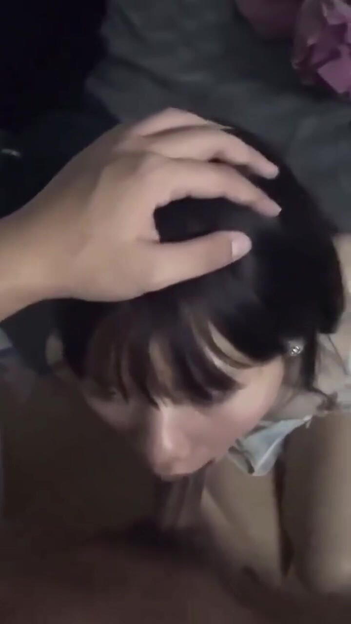 漂亮小女友吃雞啪啪 皮膚白皙 在家被大雞吧男友無套猛懟 淫水超多插出白漿 年輕就是好操的妹子嗷嗷叫