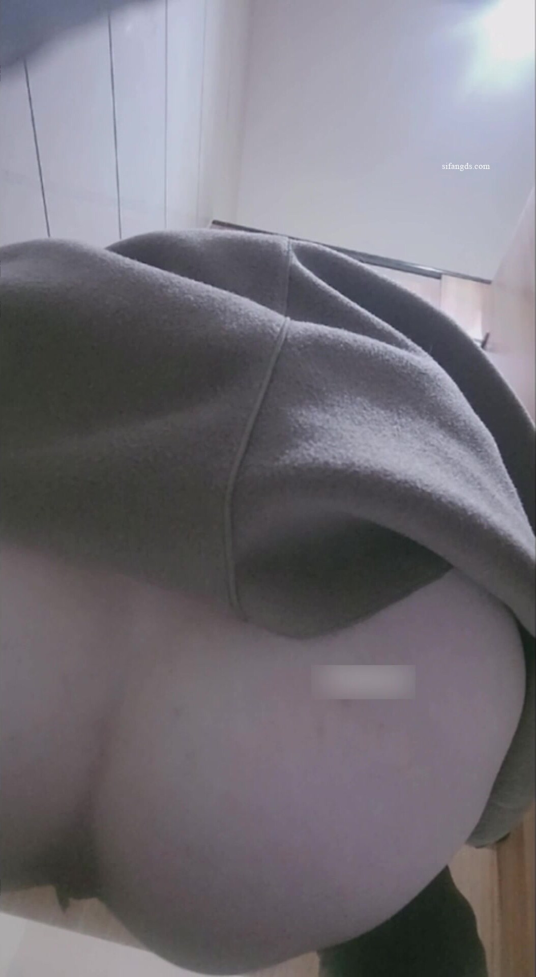 魔手外購極品廁拍 高畫質後景美女靚妹大號 (3)