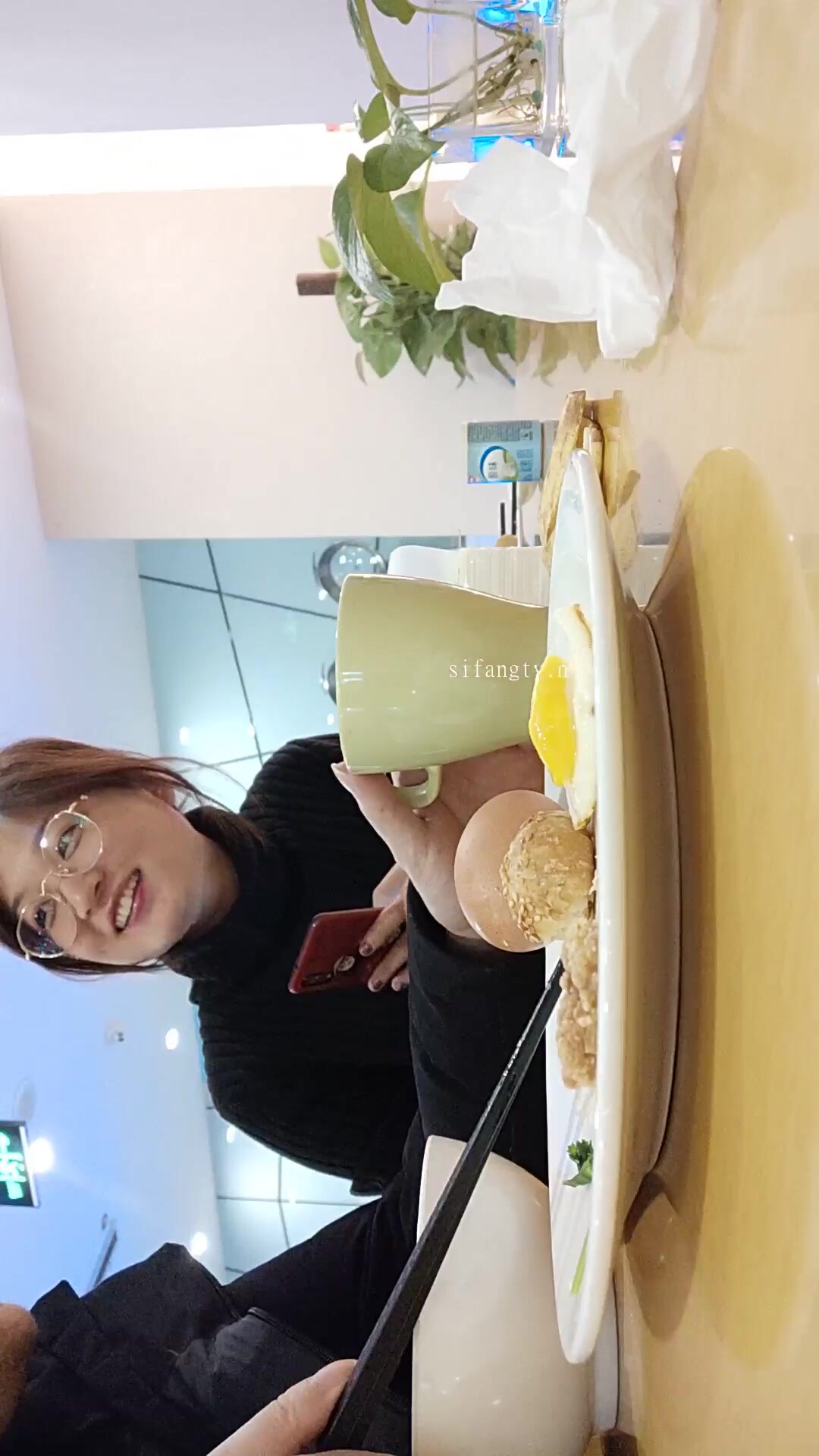 《百度雲洩密》大二學妹和男友的私密被渣男畢業後曝光 (2