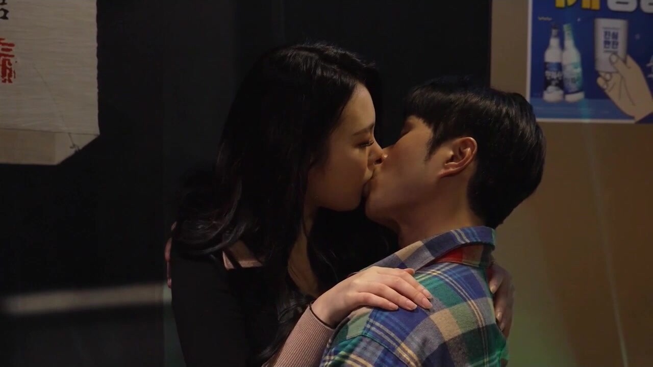 【韓國三級】복싱장에서 농익은 몸짓단련