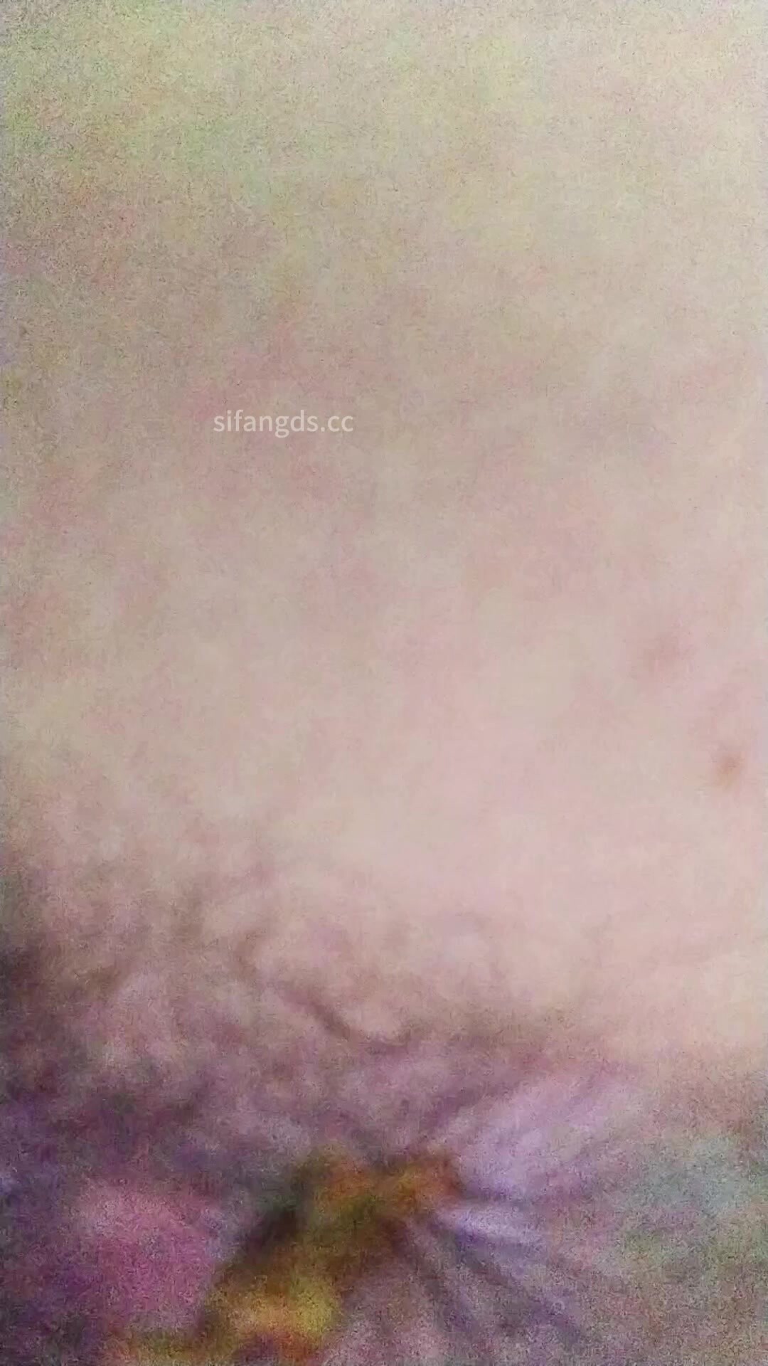 穿玫色衣服的舞蹈生抄底拉屎，菊花上粘著黃色的排洩物，逼逼周圍