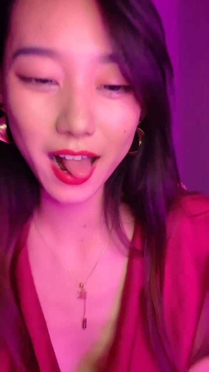 【小姜最近有點忙】重磅女神終於露臉騷舞~美乳~道具抽插 (4)