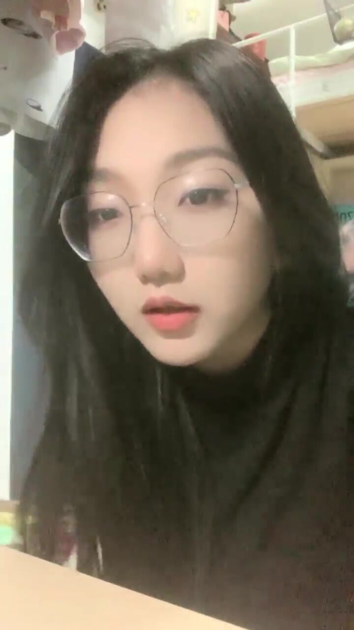 核彈！正宗大學生~19.9小時~【小野貓】宿舍大秀~超漂亮~顏值很能打，賊刺激！~ (2)