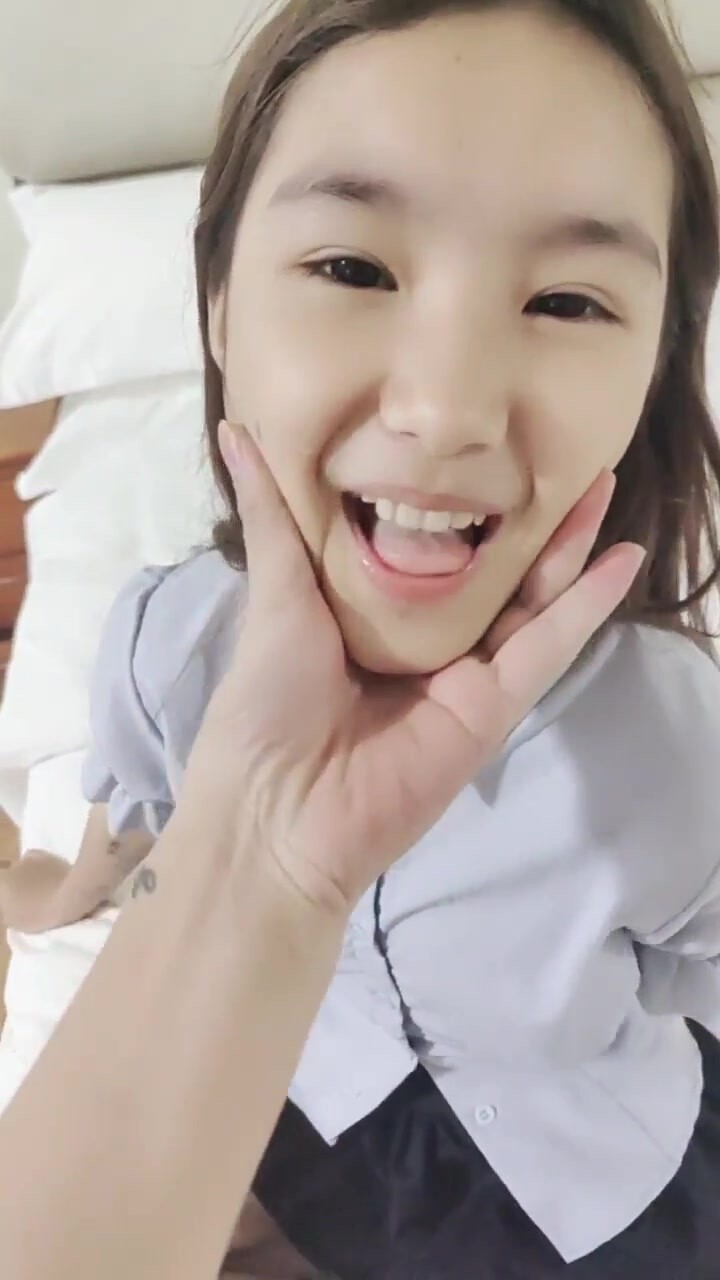 好幾個小年輕在民宿聚眾淫亂！女生全都被幹了 排隊輪姦壯觀~【好女孩】 (2)