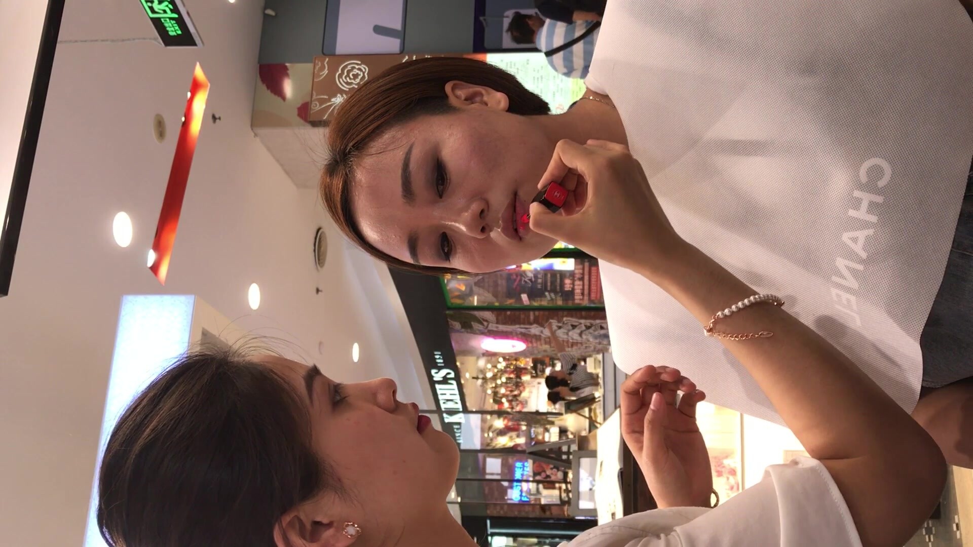 雲盤高質露臉洩密！幹練短髮虎牙美少婦真實日常生活+性愛自拍曝光，呻吟聲一絕，大量國語對話 (1)