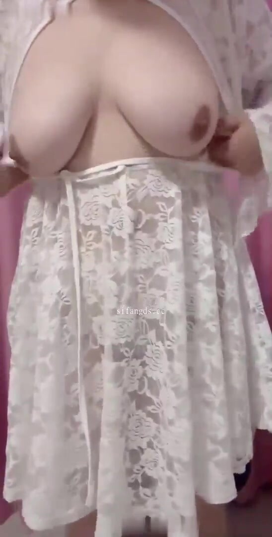 流出【快手福利】山西大奶妹子【瑞雪】，跳彈自慰摳穴性愛啪啪，給榜一大哥的福利，精采佳作！ (2)