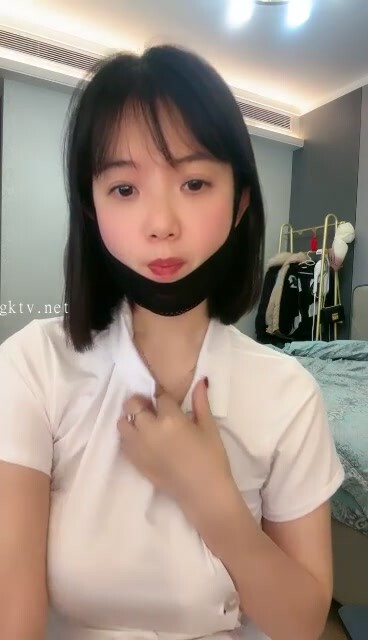 【暖暖】重磅！綠播下海！頂級G奶女神~扣穴自慰！絕對秒射，童顏巨乳！~噴血，太美啦！ (1)
