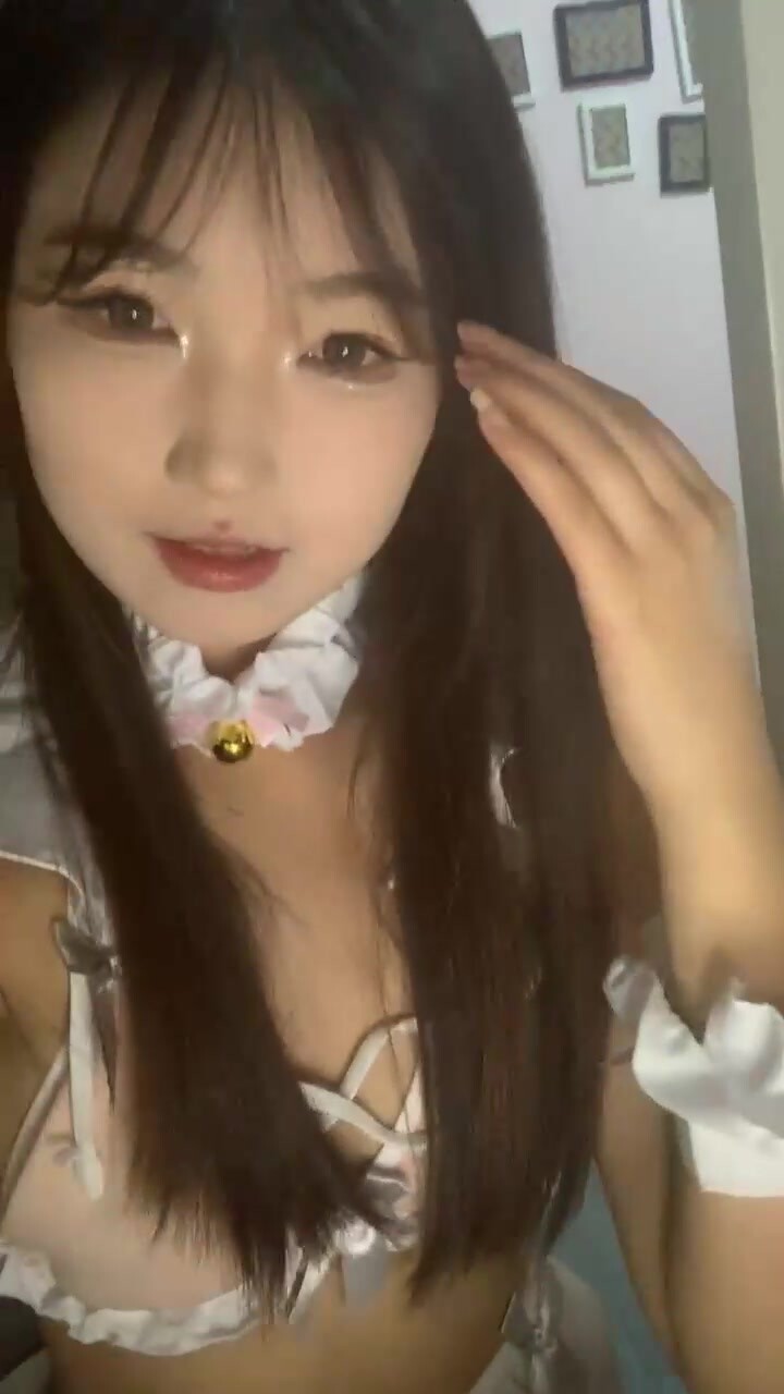 【粉嫩少女】好純好美，新人吃了催情藥助興，3p享受兩個男人的大雞巴，精彩刺激爽死了擼管佳作 (2)