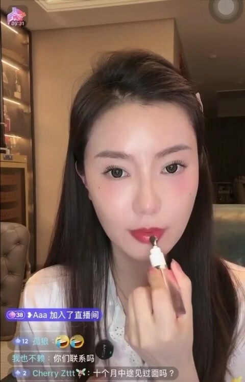 【猴哥說車】抖音千萬粉疑似婚變，猴哥媳婦何鈺欣近日在直播間吐槽猴哥已經8個月沒回家，獨守空