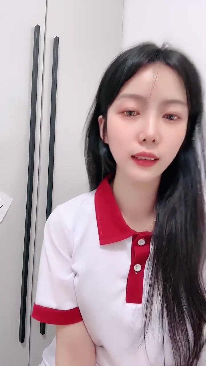 【04甜妹妹】絕對最漂亮最漂亮的新人戀愛衝昏了頭，小仙女真大方，粉穴美乳都露了！ (2)