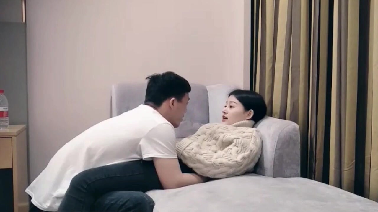 黑絲小姐姐 你抱著我搞我沒搞過 想要 你親親下面 溫柔一點會把我逼搞壞的 身材苗條膚白貌美說話甜美求抱著操 最後口爆