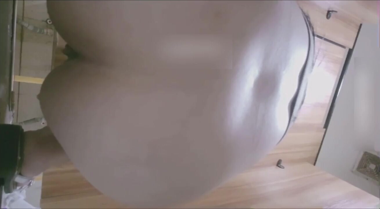 十月新流出私房大神極品收藏商場女廁全景後拍系列少婦.小姐姐一洩千裡