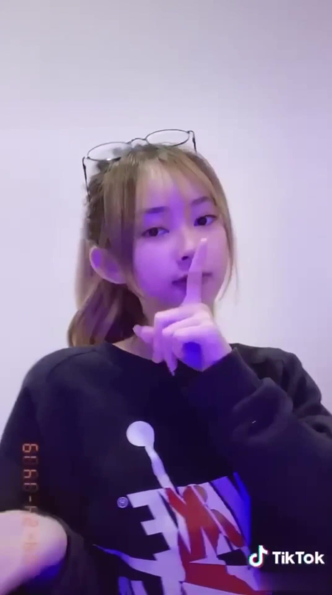 吃瓜國際版抖音馬來西亞 網紅養豬妹妹 以往裸露網路試鏡片流出