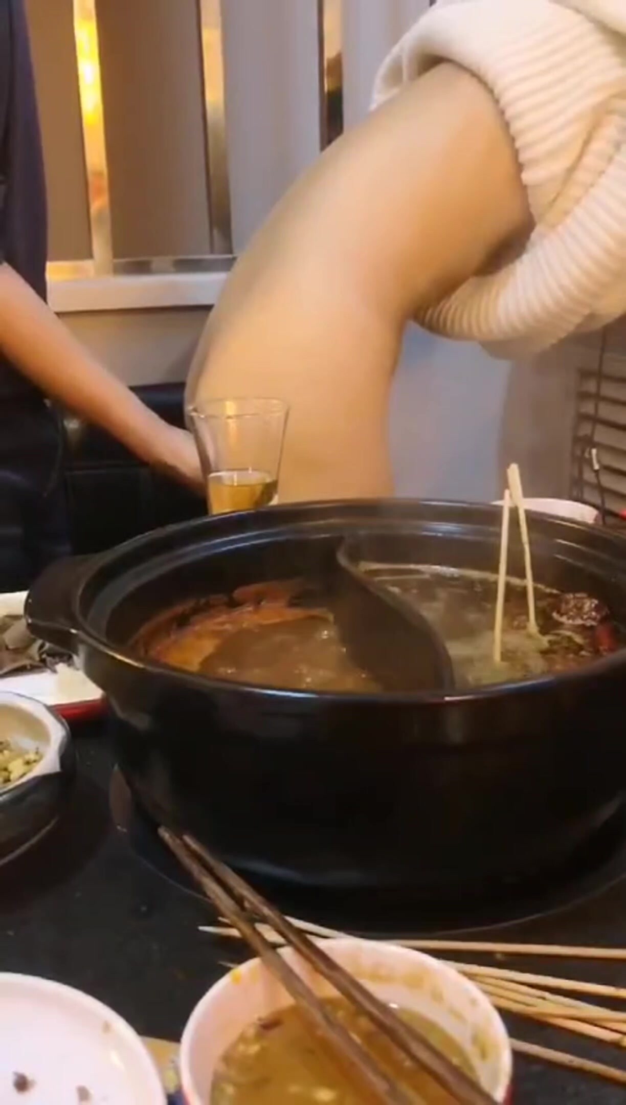 獵奇吃著火鍋扣著逼簡直就是人生一大享受，要的就是刺激，要的就是爽，還有比這更爽的嘛？