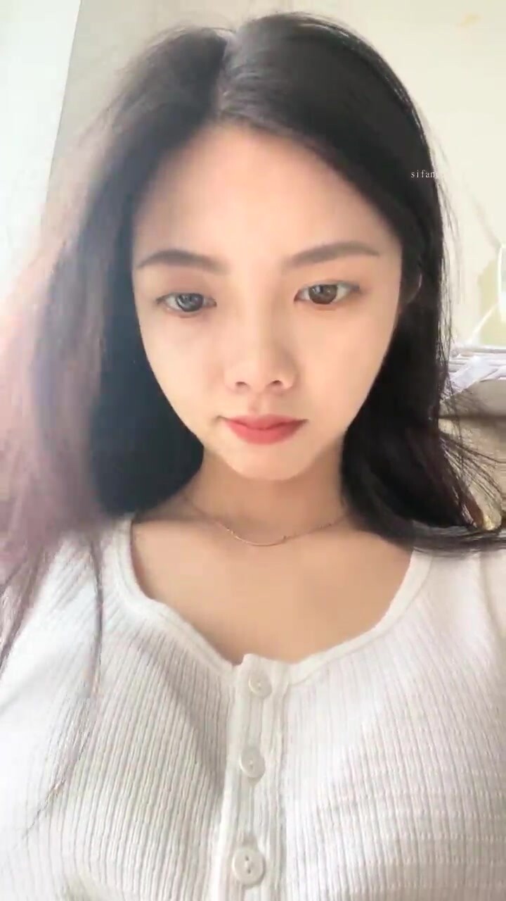 魚魚又困了，大長腿魔鬼身材，舞蹈專業出身，高冷美女當面撒尿給你看，劈叉看逼，獨此一家 (1)