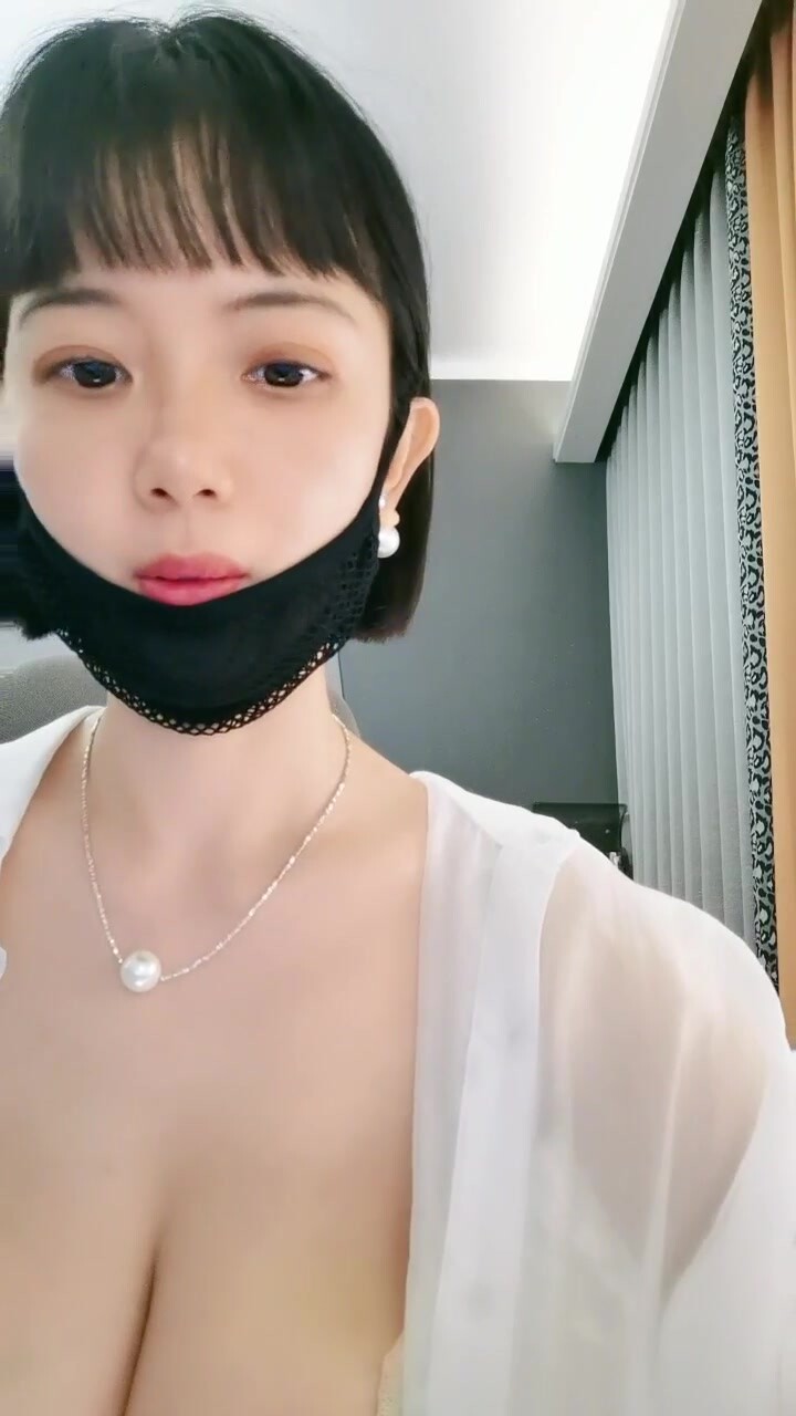 【暖暖】G奶女神！奶子超級大揉穴自慰！擼到腎虛，純天然無新增，白得能看到血管，超讚 (2)