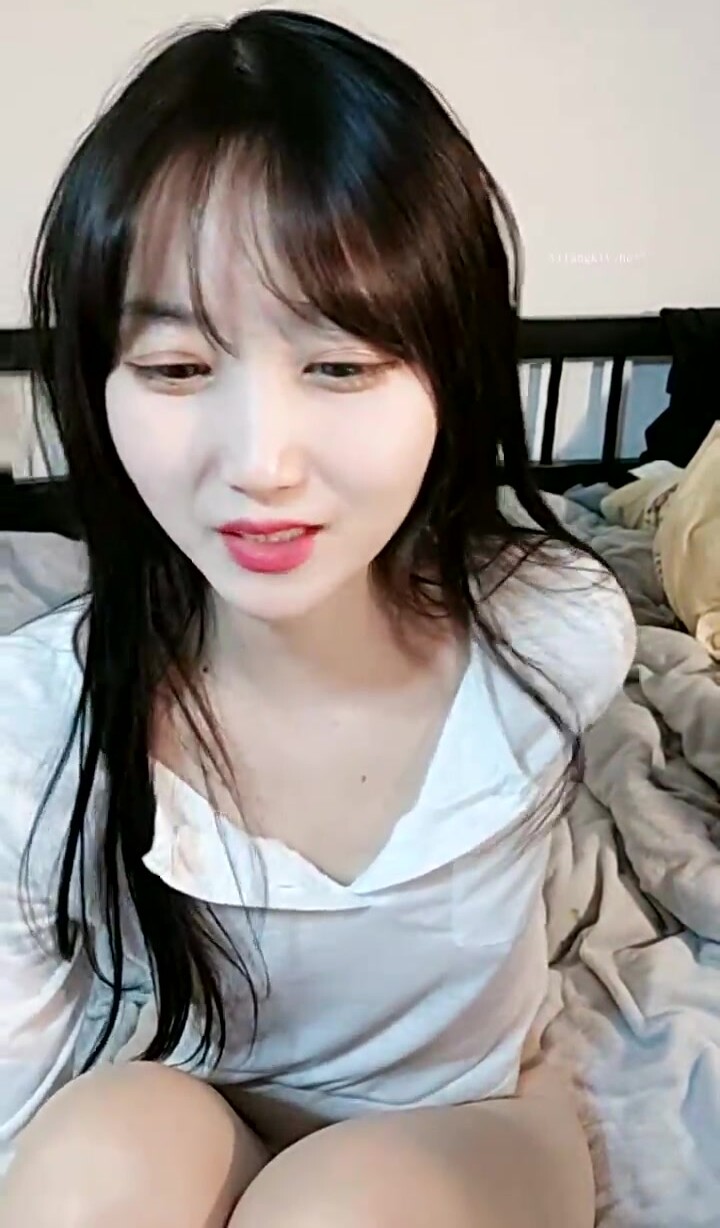【星星失眠了】超美校花~20小時道具自慰~騷到噴水 ~~！~甜妹，真白真嫩啊！ (3)