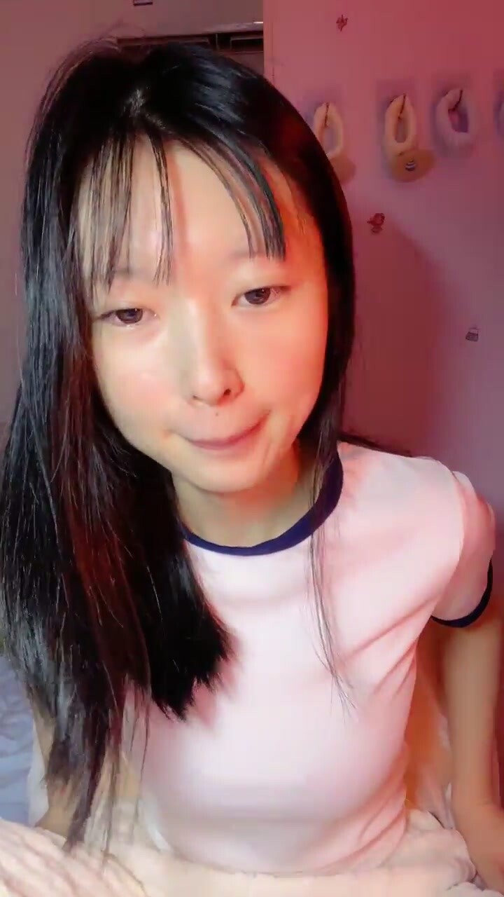 【元氣咕嚕】新人兄弟們！正宗清純校花來了啊~好想操啊，清純的嫩妹，全脫撩騷很浪！ (3)