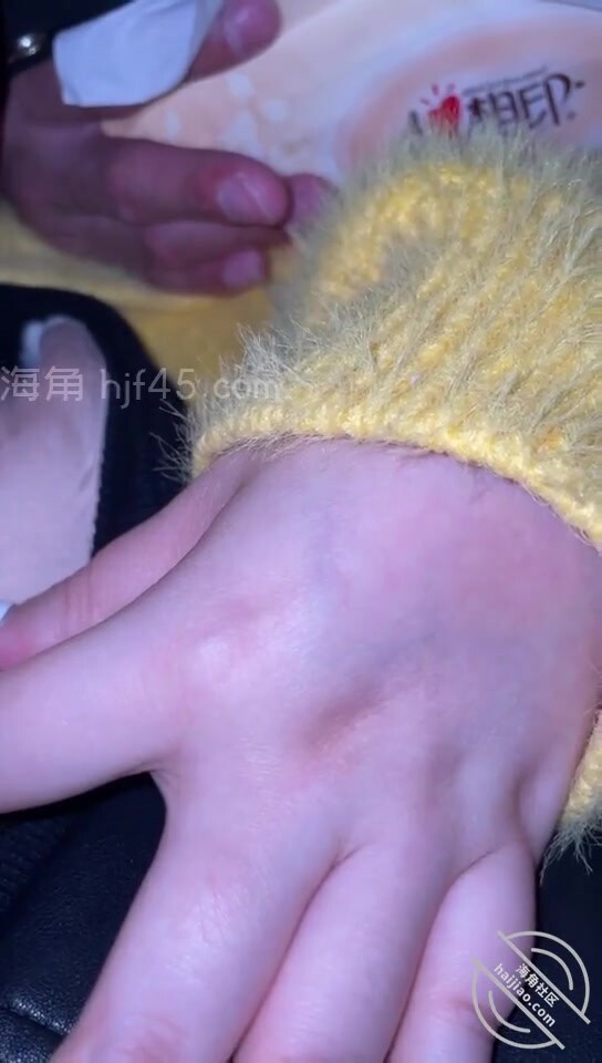 老婆穿著黑絲跟單男無套車震絲襪都爛了喜歡老婆騷逼的大雞吧來2