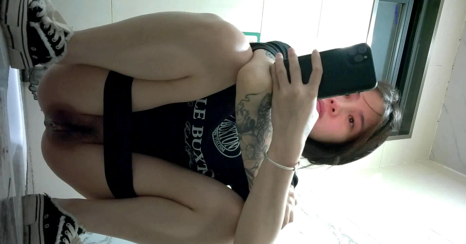 商場女廁全景偷拍幾個女神級的美女噓噓全是極品美鮑魚