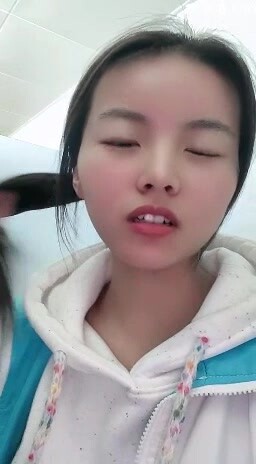 【剛好十八】正宗在校學生教室上課露奶約土豪啪啪！