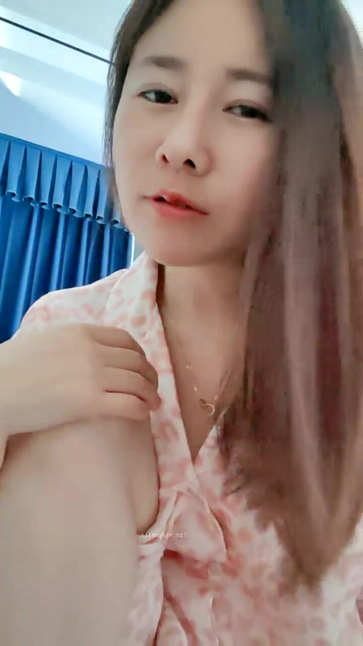 新人寂寞少婦下海！20小時【良家小女人】人妻白嫩，濃郁的荷爾蒙氣息，魅力十足，舉手投足間撩人至極 (3)