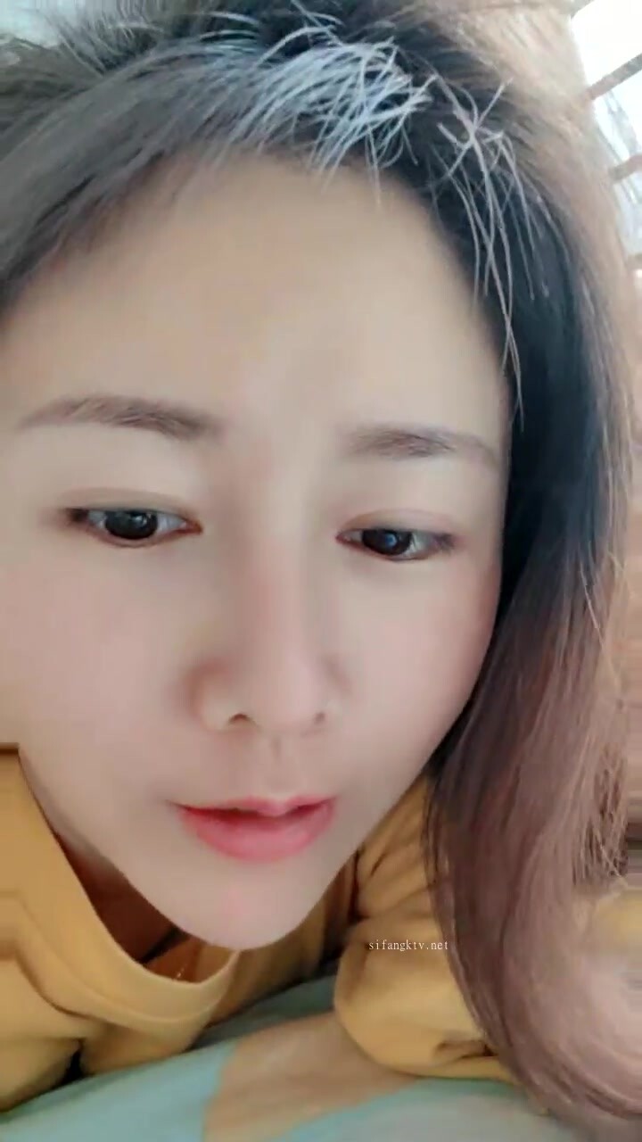 新人寂寞少婦下海！20小時【良家小女人】人妻白嫩，濃郁的荷爾蒙氣息，魅力十足，舉手投足間撩人至極 (1)