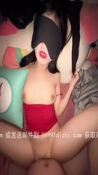 「戴上眼罩都不知道是誰在幹我了」弟弟在隔壁