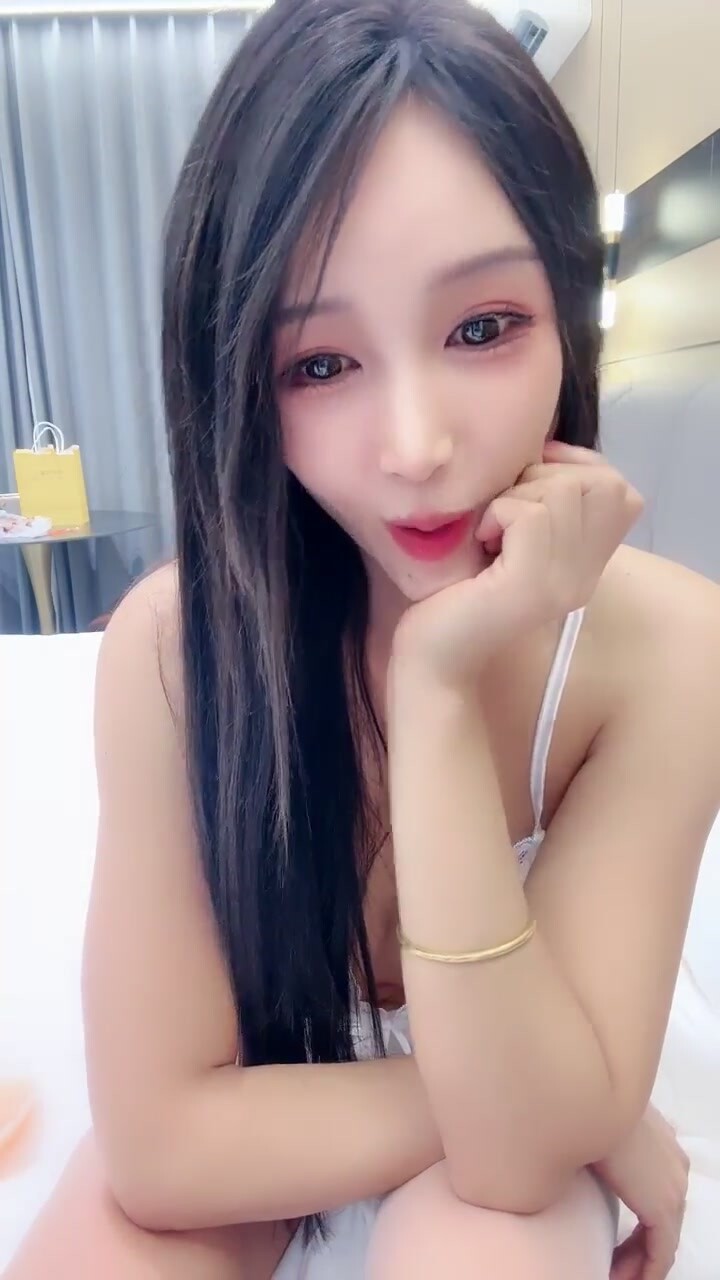 明星級顏值極品美乳頂級新人女神下海 (可可甜心吖)白領OL 超美御姐 約會被操 (4)