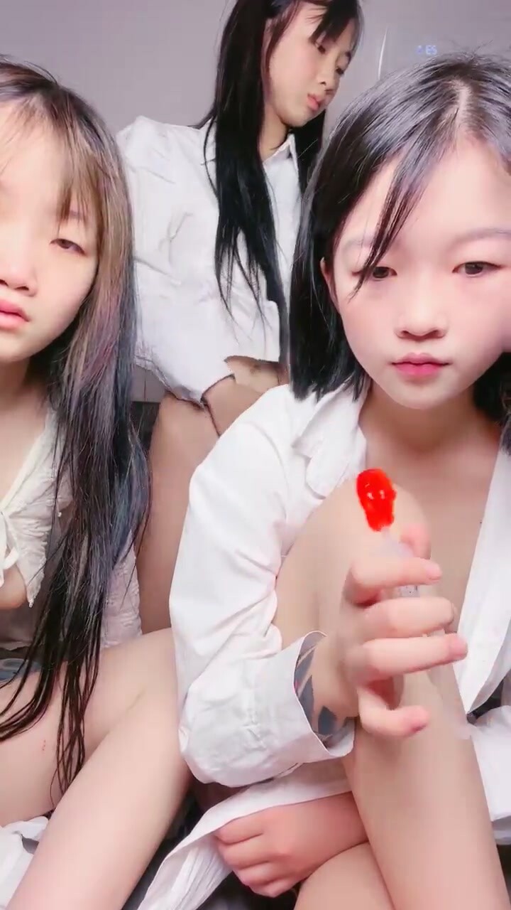 【同學雙倍快樂】一群小女孩被幹了20小時無套3飛，不得不說，這個男主真是牛逼 (1)
