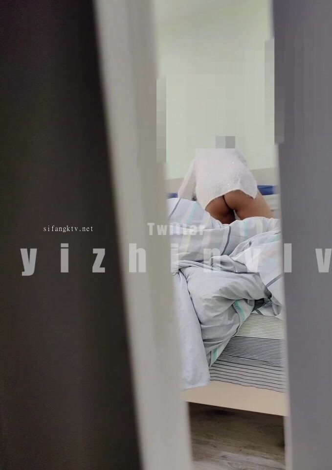 推特24W網黃 大婊姐 VIP群最新付費福利 淫語劇情3P+粉絲投稿 (1)