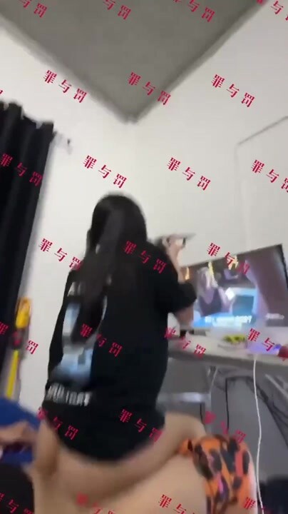 【罪與罰】邊打電話邊被操！專約極品良家尤物大神約炮眾多反差婊，端莊女神被草到雙眼泛白 越用力操她她越興奮 (1)