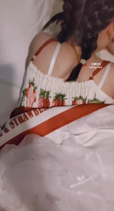 【瑤奈】金主極品白虎小學妹門檻+金主合集，表面清純的JK學妹放 學後其實是個渴望被大雞巴灌滿騷穴的反差婊小母狗 (1)