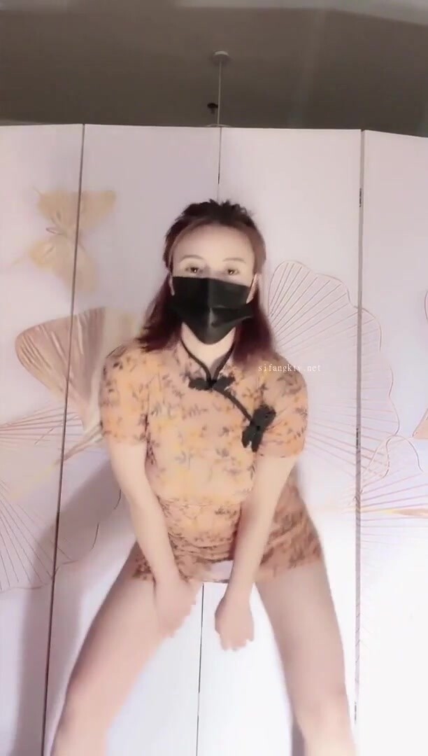 【小阿姨A】抖音擦邊主播會議擦邊舞，小尺度微露 (1)