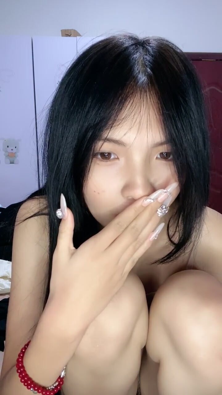 【掌管性感】極品酒杯腿新人下海！這美腿我能玩一年！ (2
