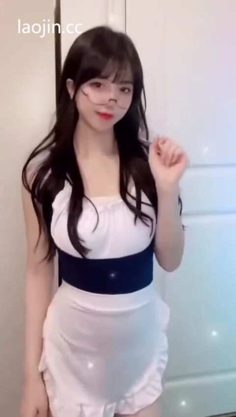 【抖音網紅反差婊】22分鐘最全高畫質完整版，露臉3P口爆顏射，粉絲眼裡的青春傻白甜 (2)
