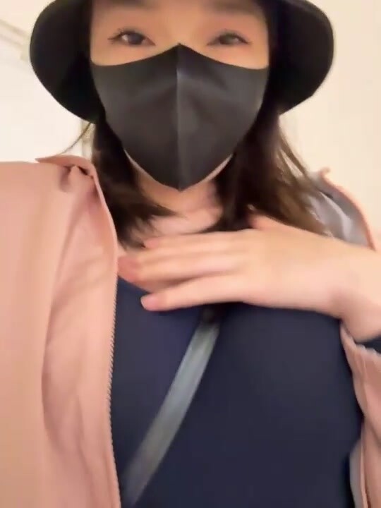 【nainai2002】最新新一代高挑露出女神在優衣庫更衣間玩露出換衣後，喜歡在咖啡廳、商場、公共衛生間、服裝店更衣間玩露出 (3)